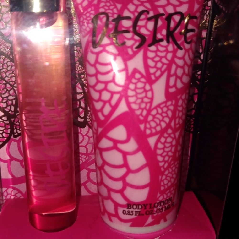 Lotion and perfume gift set